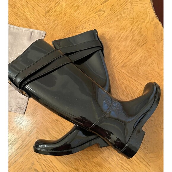 Stylish Black Women's Rain Boots - Picture 3 of 5